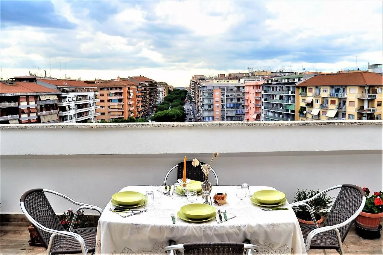 ローマAttico Luminoso Terrazza Metro A Aria Cond Wifiアパートメント